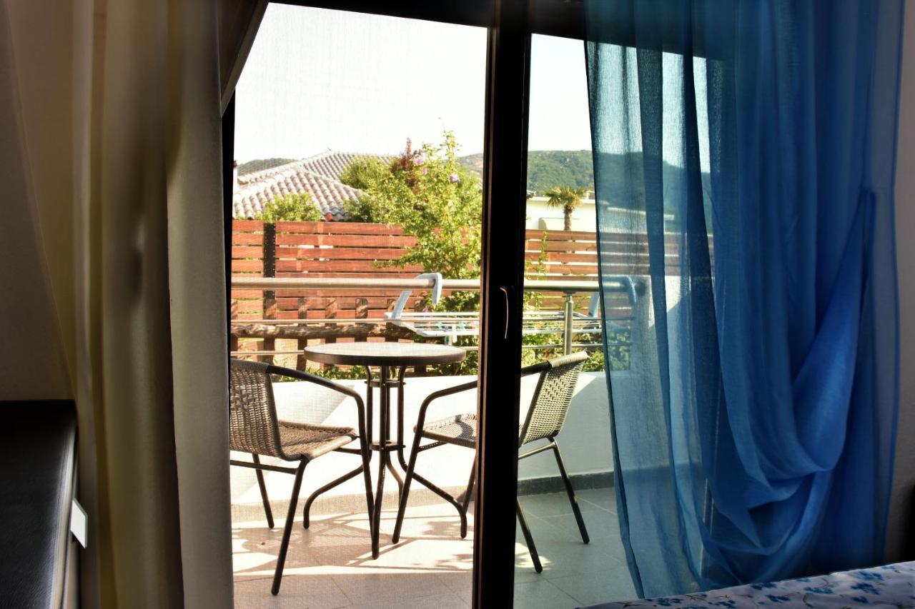 Theano Studios Paralia Sikias 外观 照片